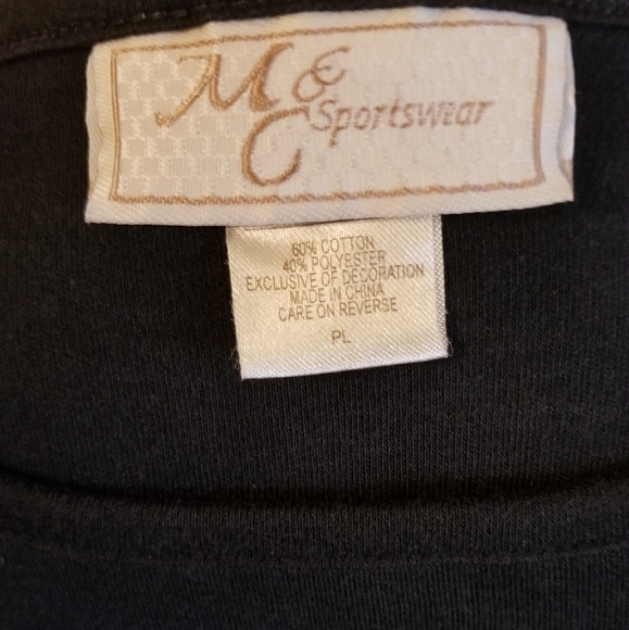 Macy's Cheers 🍾 Holiday - Party - Celebrate Graphic Tee - Picture 10 of 16